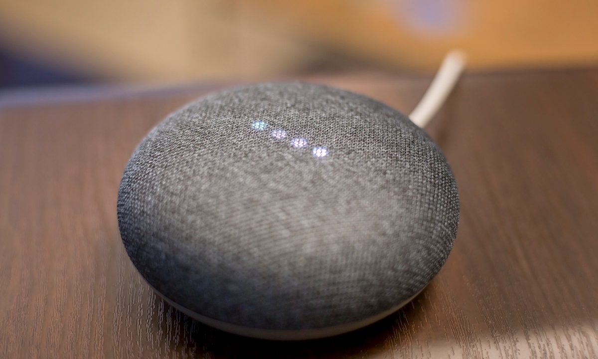 mejores accesorios para Google Home Mini