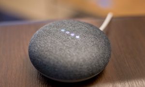 mejores accesorios para Google Home Mini