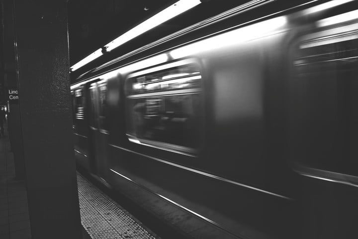 tren speeding subway