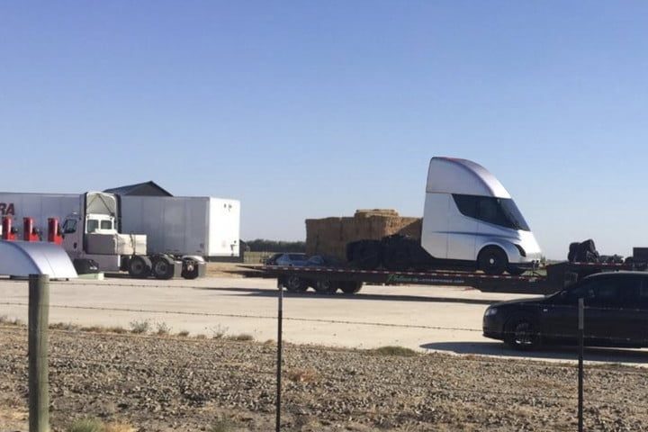 tesla camion electrico octubre semi 2 720x480 c