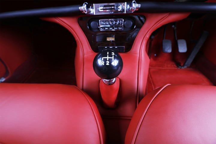 carbon motors restauracion jaguar 420 2017 digitaltrends 1969 restoration 4 720x480 c