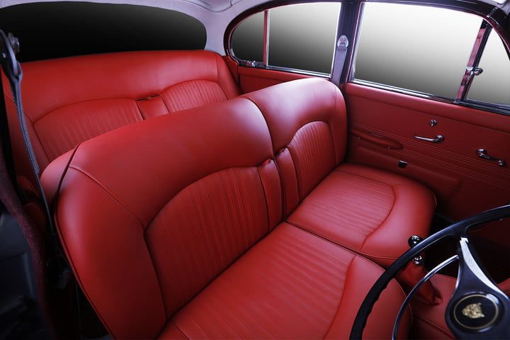 carbon motors restauracion jaguar 420 2017 digitaltrends 1969 restoration 6 720x480 c