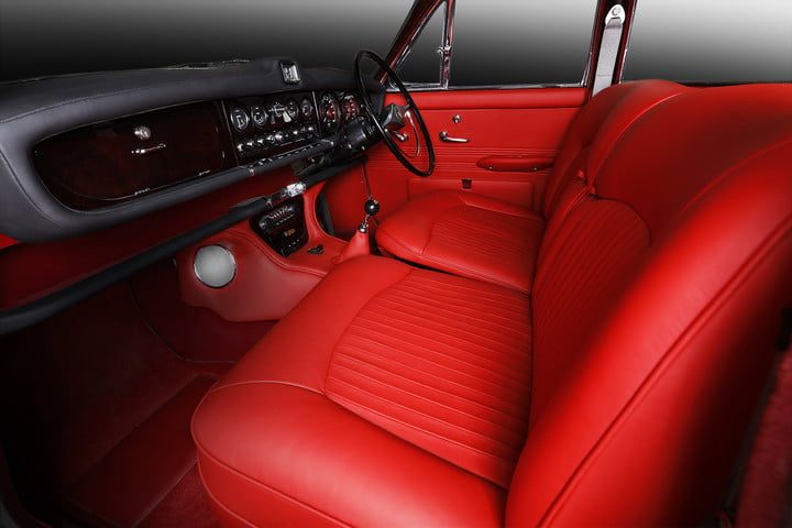 carbon motors restauracion jaguar 420 2017 digitaltrends 1969 restoration 7 720x480 c