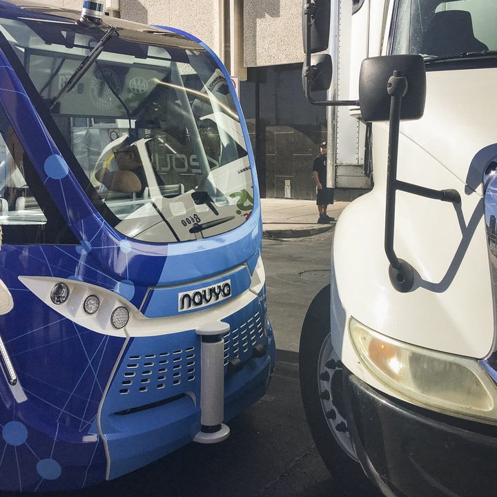 autobus autonomo choque