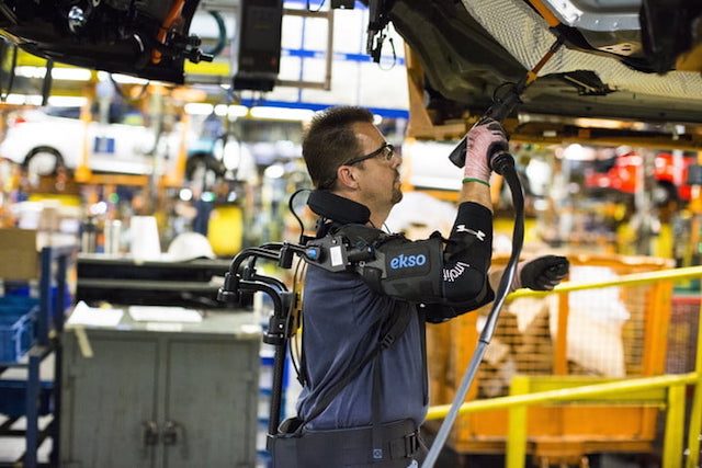 exoesqueleto eksovest ford robot exoskeleton technology pilot 13 720x480 c