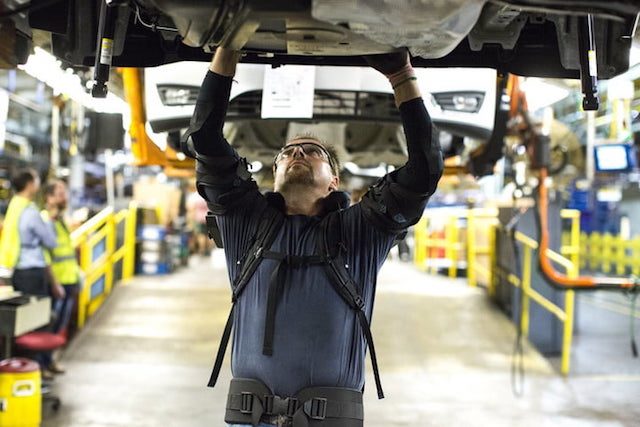 exoesqueleto eksovest ford robot exoskeleton technology pilot 6 720x480 c