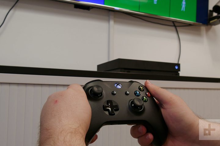 XBOX ONE X usando control
