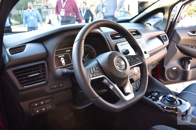 nissan leaf 2018 opinion review 19 800x533 c