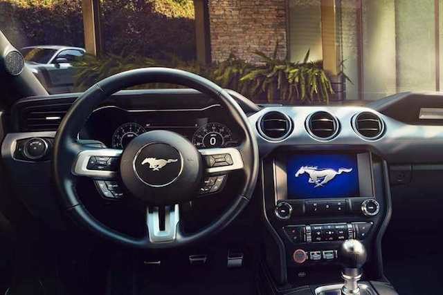 ford mustang 2018 interior 3
