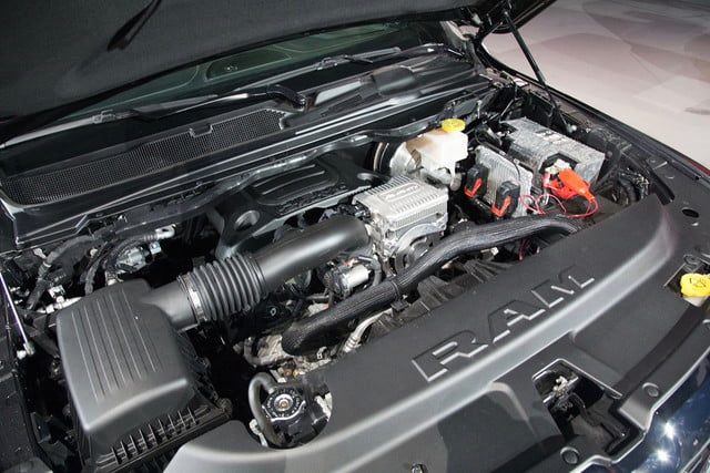 camioneta ram 1500 2019 detroit 2018 28 640x427 c