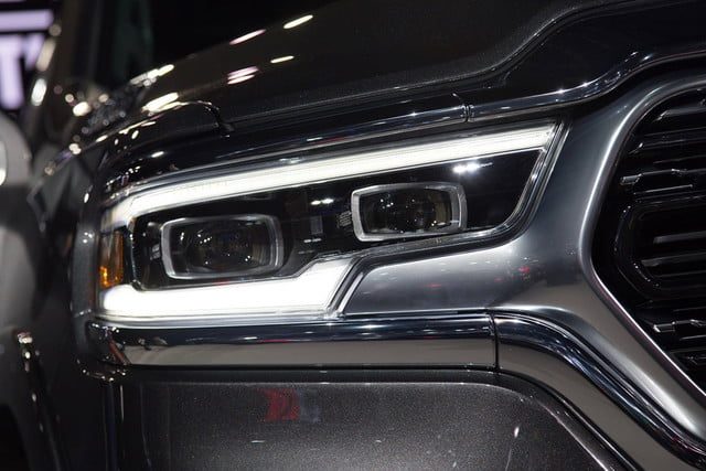 camioneta ram 1500 2019 detroit 2018 4 640x427 c