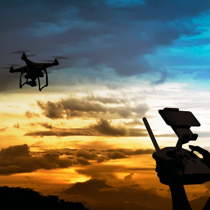 dron y piloto