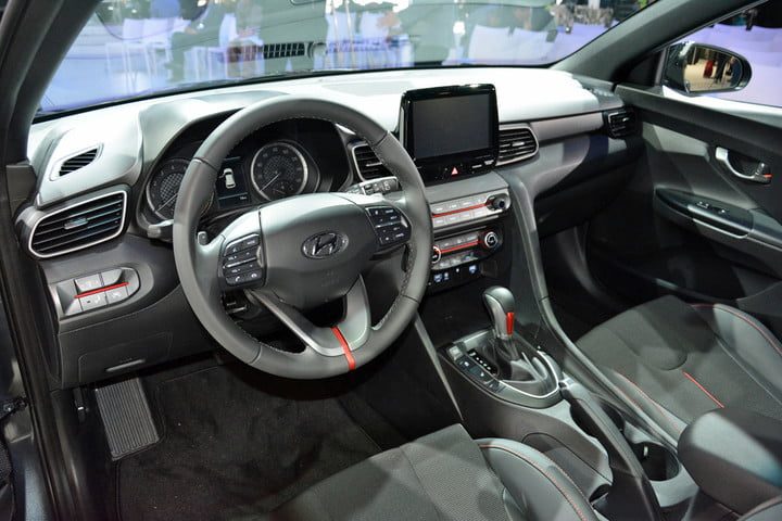 hyundai veloster segunda generacion dt detroit 2019 13 720x480 c