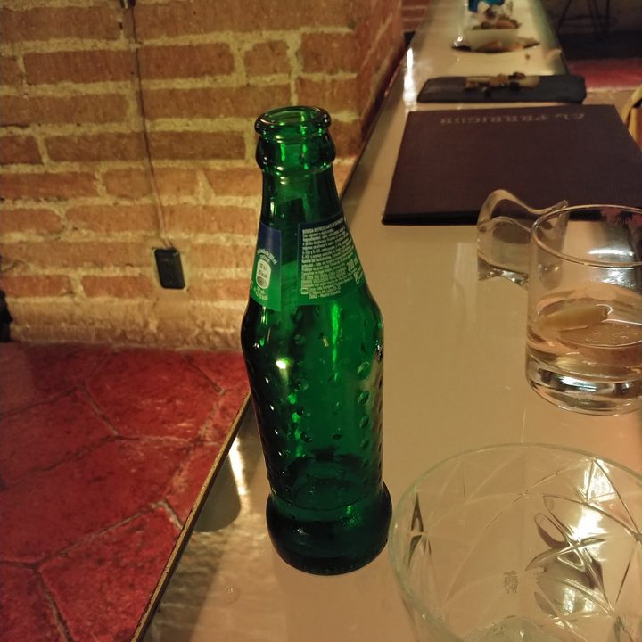 revision lg v30s thinq bottle standard mode 2 3492x4656