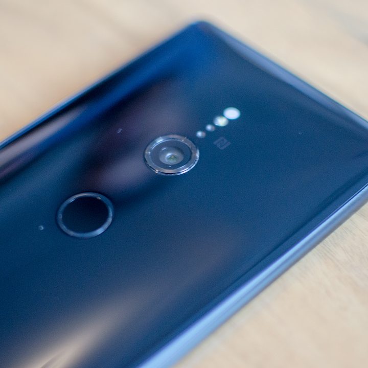 revision sony xperia xz2 7