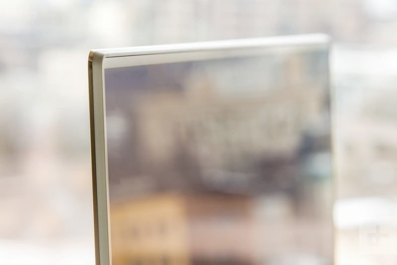 revision dell xps 13 2018 screen bezel2 800x533 c