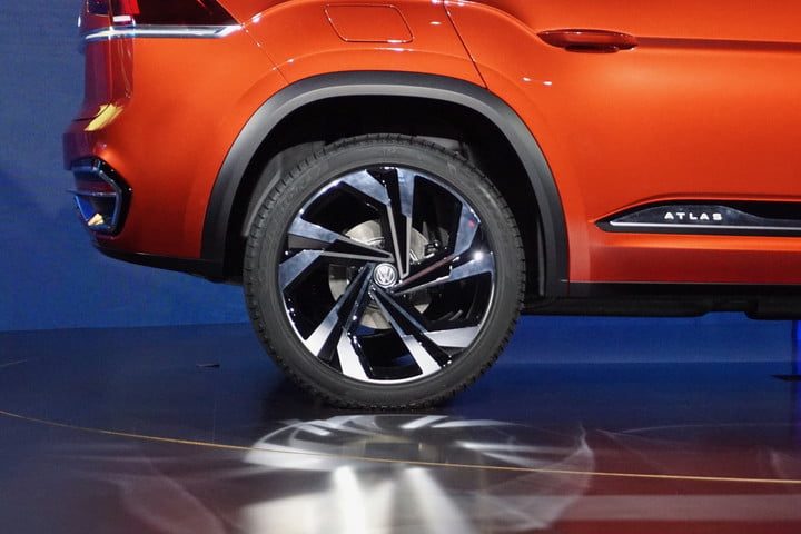 lo mejor auto show ny 2018 dsc08670 720x480 c