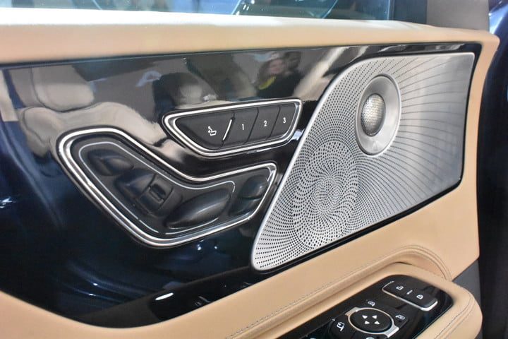 lincoln aviator suv enchufable dsc 0576 720x480 c