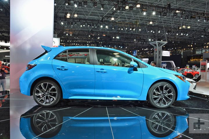 lo mejor auto show ny 2018 dt new york 2019 toyota corolla hatch 3 720x480 c