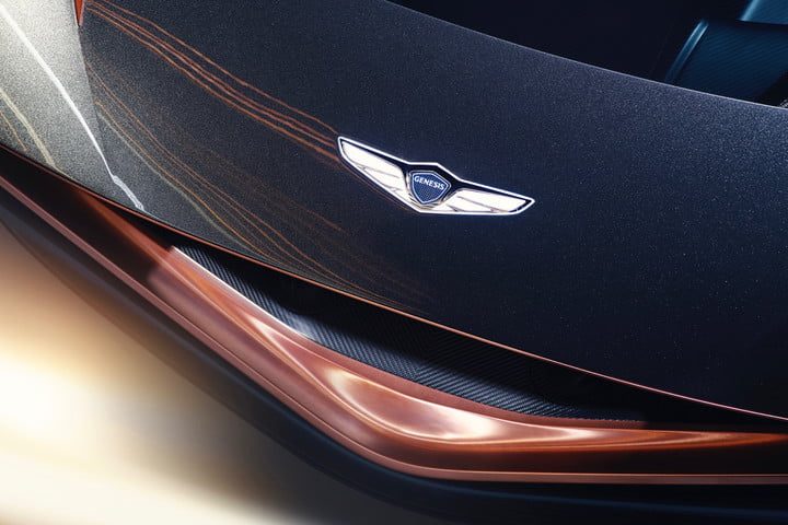 genesis presenta essentia nueva york badge 720x480 c