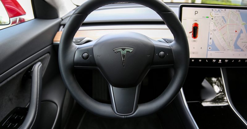 Elon Musk negó el accidente fatal de un Autopilot de Tesla contra una anciana
