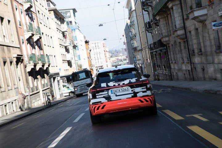 e tron quattro camuflaje ginebra the audi prototype in geneva 10 720x480 c