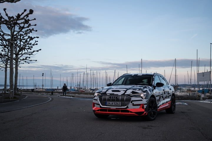 e tron quattro camuflaje ginebra the audi prototype in geneva 4 720x480 c