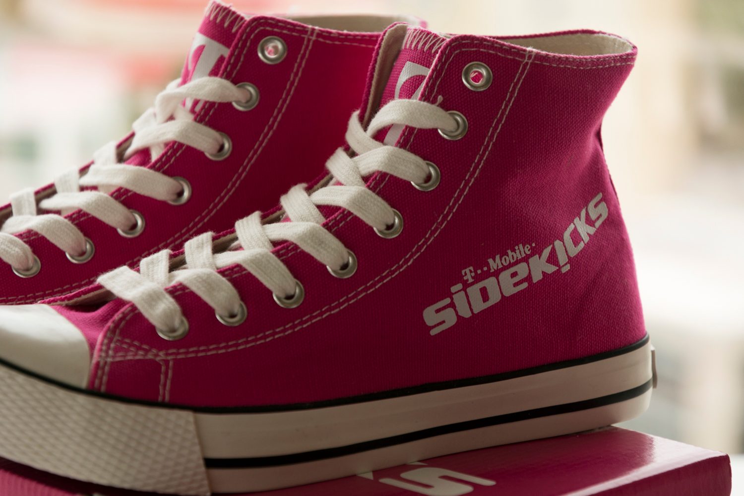 tmobile sidekick shoes