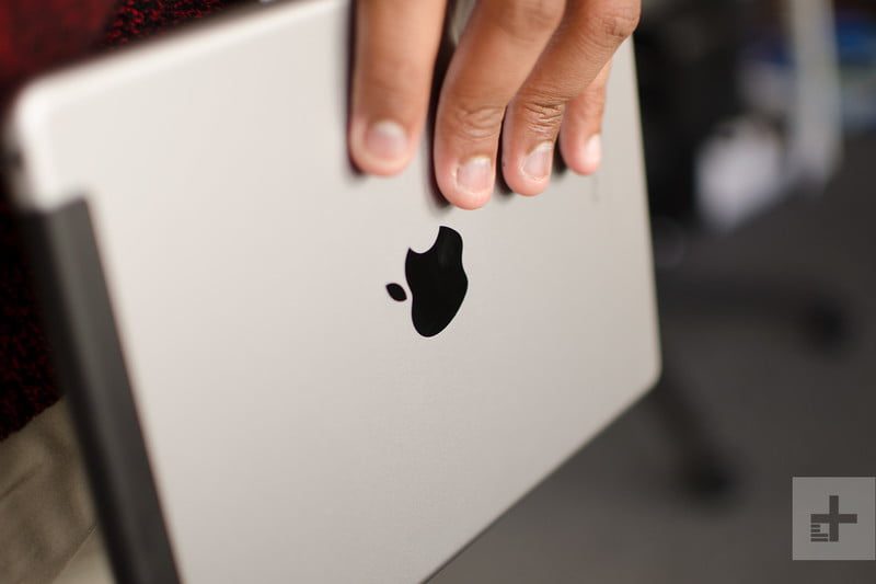 revision ipad 2018 in hand 800x533 c
