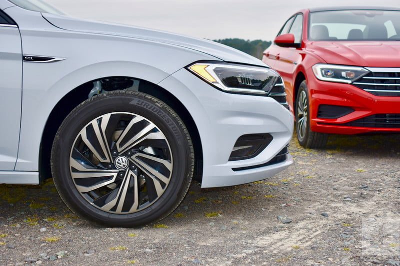 nuevo vw jetta 2019 volkwagen both white front 800x533 c