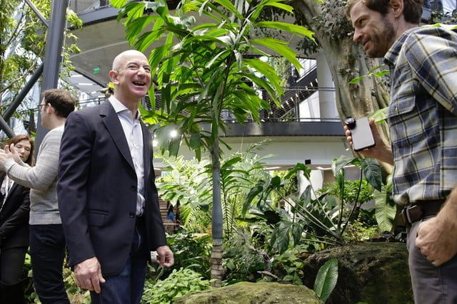 esferas amazon abiertas publico spheres bezos grin getty 640x427 c