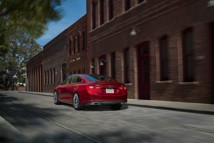 nueva linea chevy mailbu cruze spark 2019 first ever malibu rs features a leather wrapped steering wheel and shifter  black c