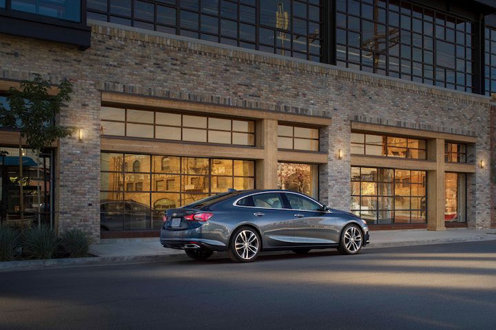 nueva linea chevy mailbu cruze spark 2019 malibu premier  s new rear valance pushes the dual exhaust outlets farther toward c