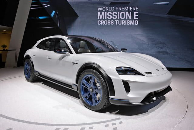 porsche estaciones de carga mission e dt geneva cross turismo concept 1 640x427 c