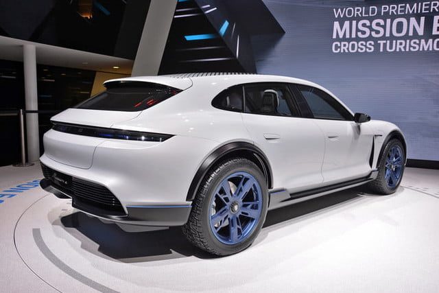 porsche estaciones de carga mission e dt geneva cross turismo concept 7 640x427 c