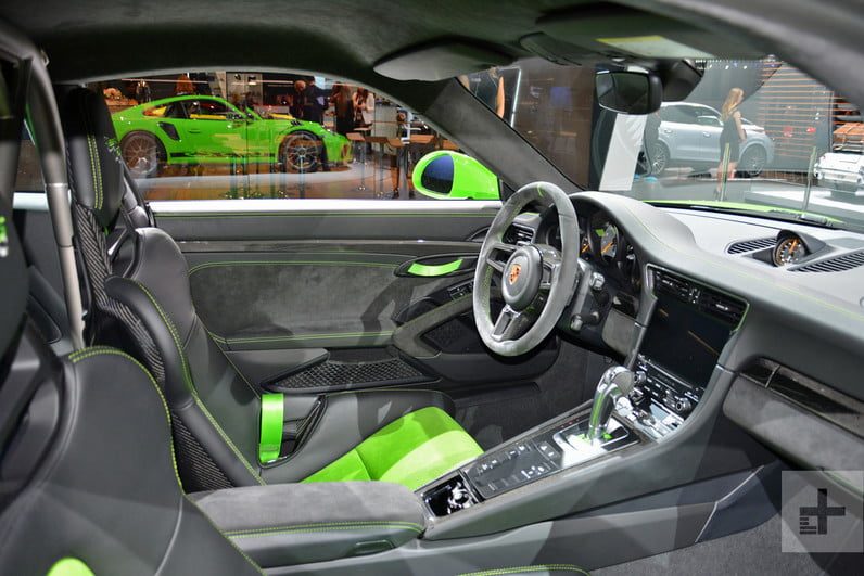 como quitar peso porsche 911 gt3rs dt new york 2018 gt3 rs weissach 12 2 796x531 c