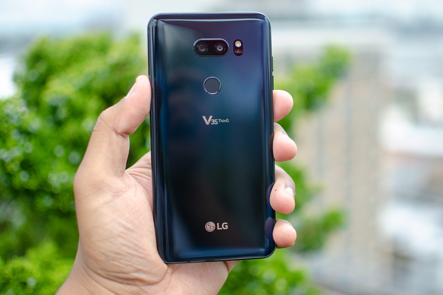 lg v35