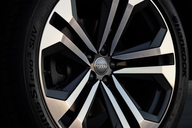 audi q8 2019 competencia porsche cayenne 2018 15 640x427 c