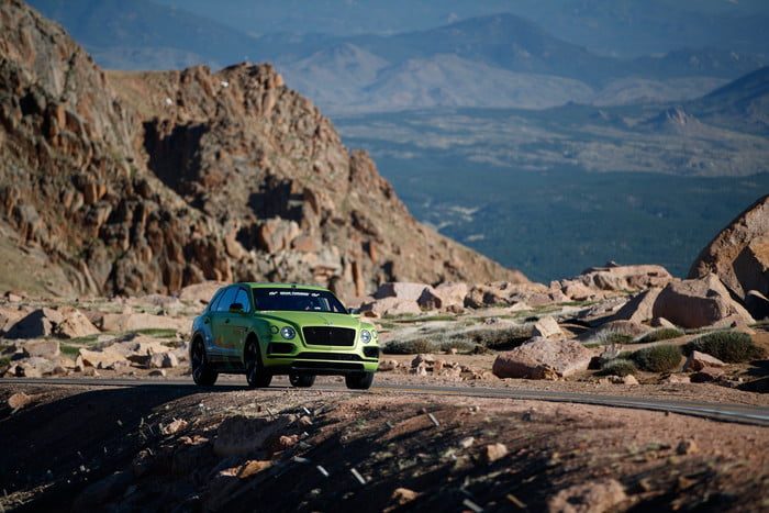 bentley bentayga record pikes peak 3 race 700x467 c