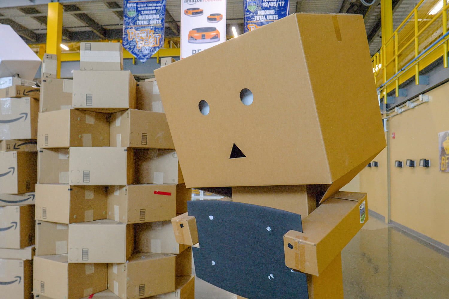visita centro distribucion amazon fulfillment center danbo 720x720