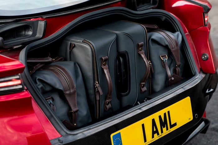 aston martin dbs superleggera presentacion leak 16 700x467 c