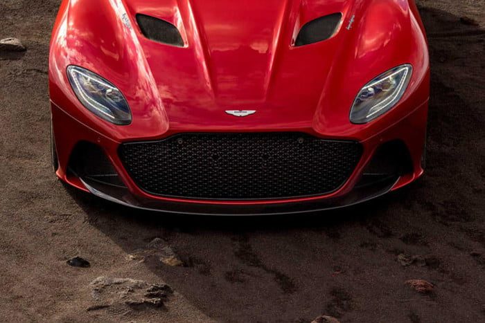 aston martin dbs superleggera presentacion leak 20 700x467 c