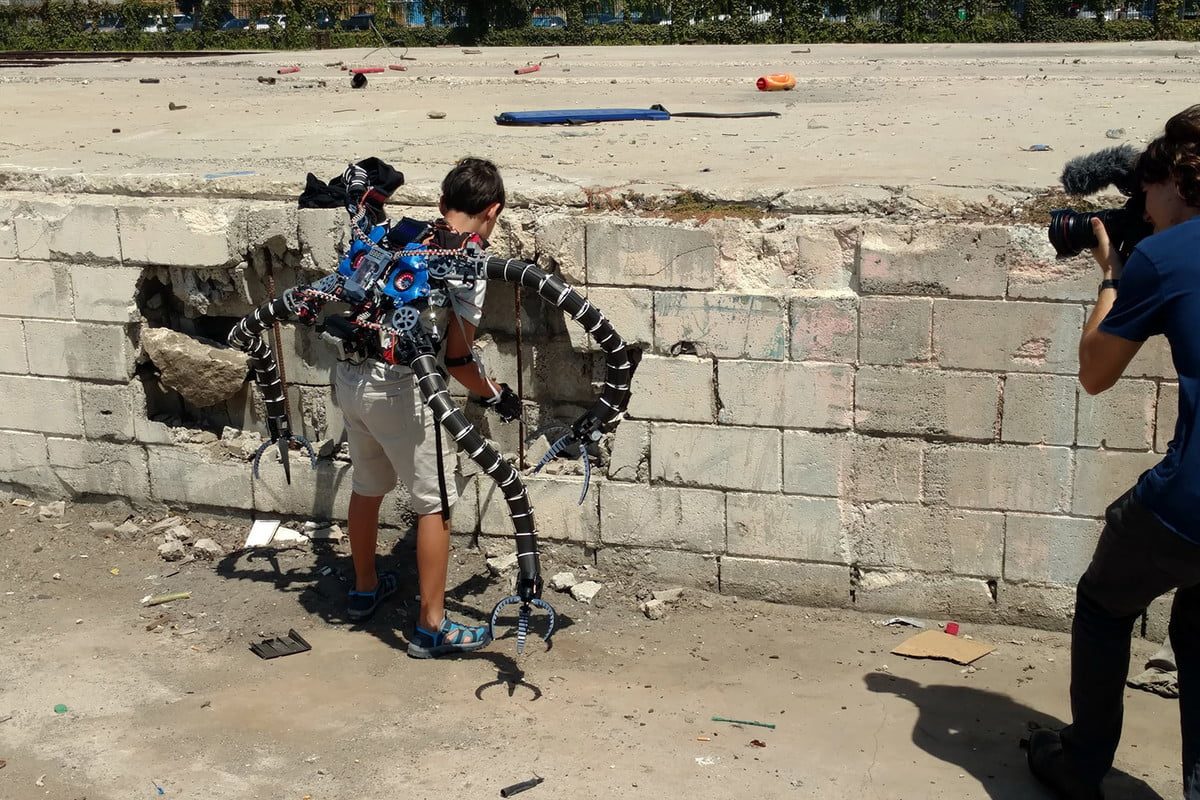 adoscente milonario bitcoin doc oc suit wall 1200x800 c