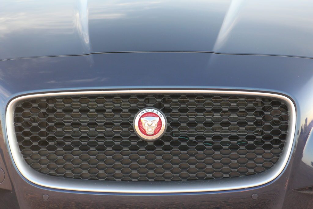 revision jaguar xf r sport 2018 16