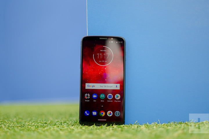 revision moto z3 play hands on against blue 800x533 c