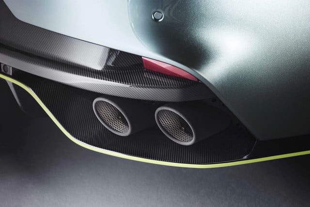 aston martin rapide amr edicion limitada 10 640x427 c