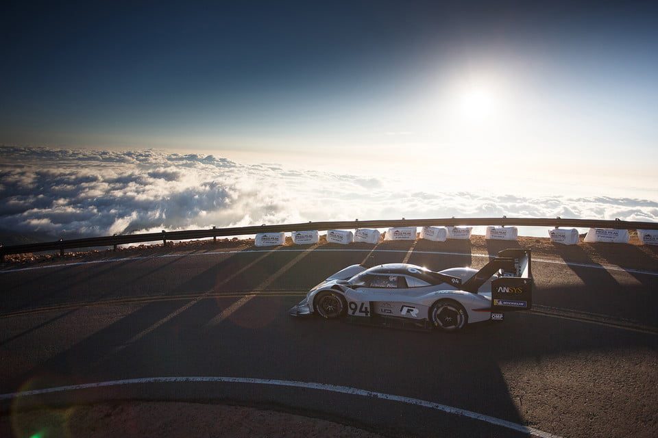 volkswagen electrico rompe record pikes peak romain dumas f i d 960x9999