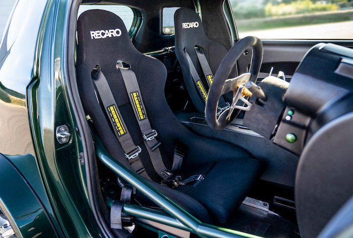 aston martin v8 cygnet exclusivo 12 jpg