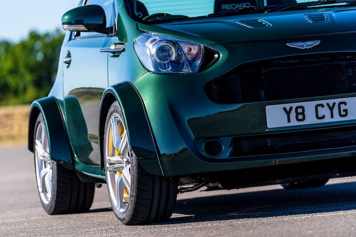 aston martin v8 cygnet exclusivo 5 jpg