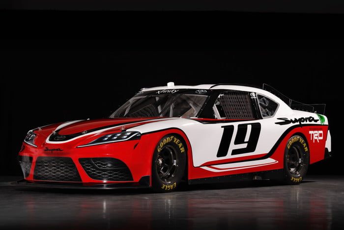 nuevo toyota supra nascar xfinity series 2 700x467 c
